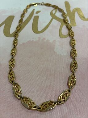 Classic Gold Link Necklace - Crown Trafari